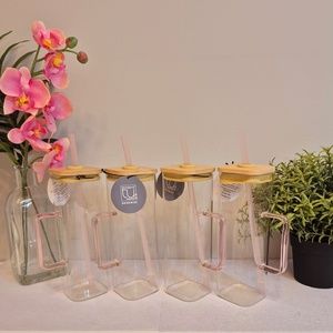 Set of Glassware with Straws